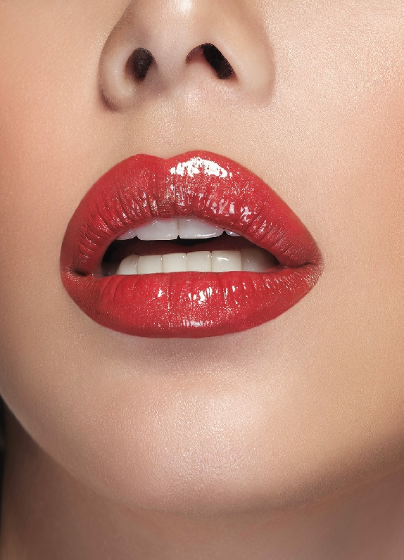 THE ULTIMATE GLAM HERO LIPSTICK NO.03 CRIMSON PEAK